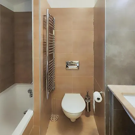 Casa vacanze 2 Bedroom Stunning In Stlaurent-de-la-cabr